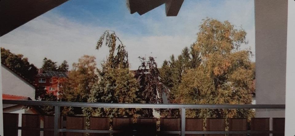 2 Zimmer Wohnung (DG) in 3 Parteien Haus 2 zimmer