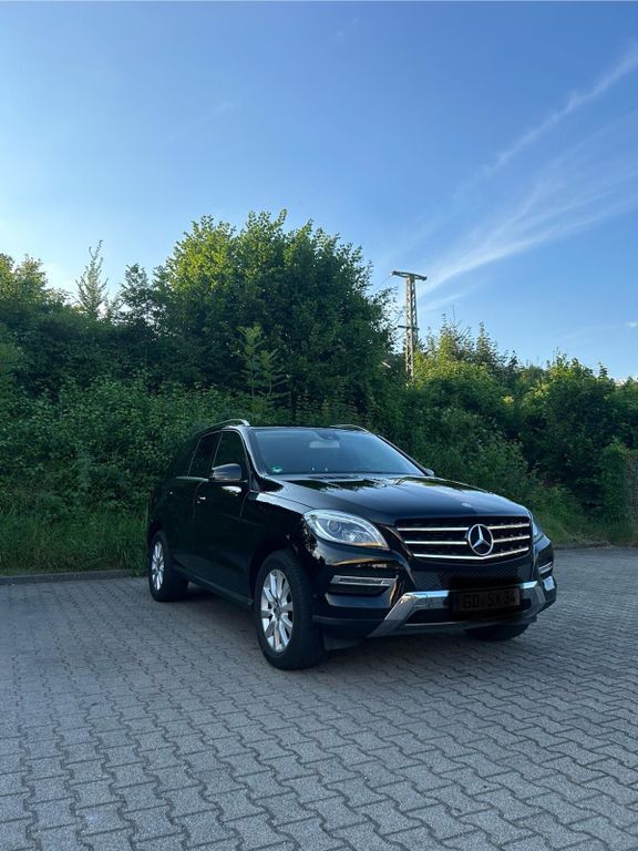 Mercedes-Benz ML 350 125.000 km 28.900 € Spraitbach 73565