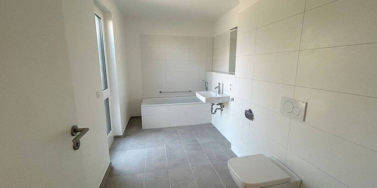 Etagenwohnung Stuttgart Untertürkheim - 3 Zimmer, 118 m&sup2;, 1.990&euro; | Angebot:25672148
