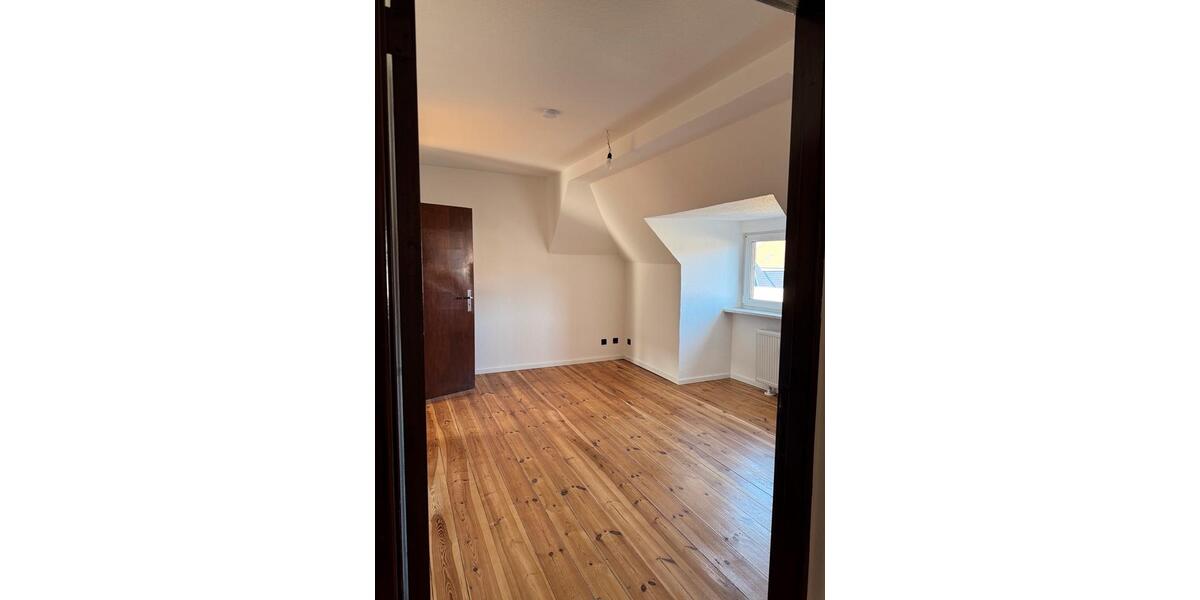 Dachgeschoßwohnung Wesenberg - 2 Zimmer, 49 m&sup2;, 320&euro; | Angebot:25821802