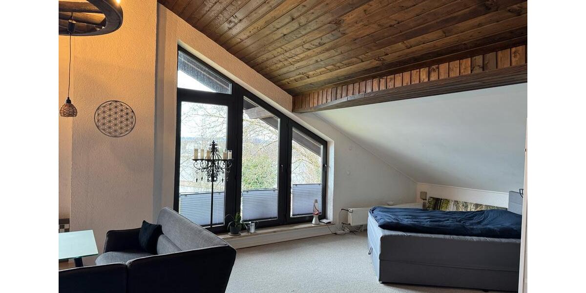 Dachgeschoßwohnung Königswinter - 3 Zimmer, 130 m&sup2;, 1.000&euro; | Angebot:24818713