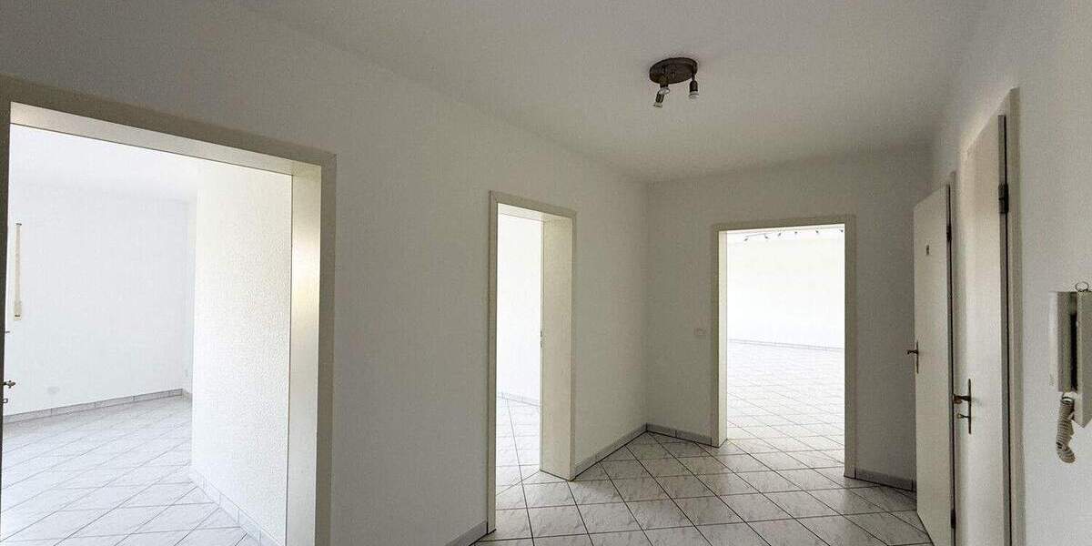 Helle 3,5-Zimmer-Komfortwohnung mit Balkon, Weitblick und Pkw-Stellplatz 3 zimmer