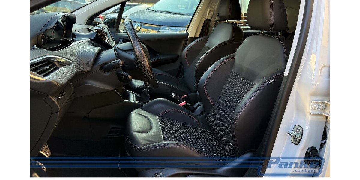 Peugeot 208 Allure*GT-Line*Pano*U-Connect*SHZ*R-Cam* 156.392 km 8.280 &euro; Berlin 13187