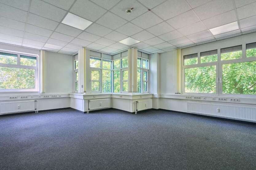 Büro in Würselen 1.540 € 181 m²