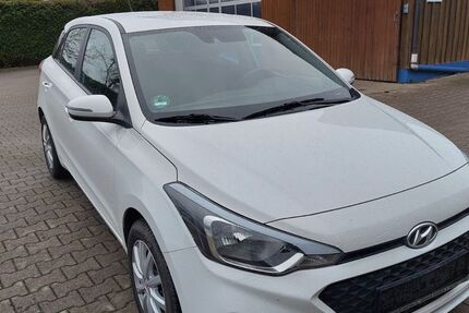 Hyundai i20 30.293 km 9.450 &euro; Mickhausen OT Grimoldsried 86866