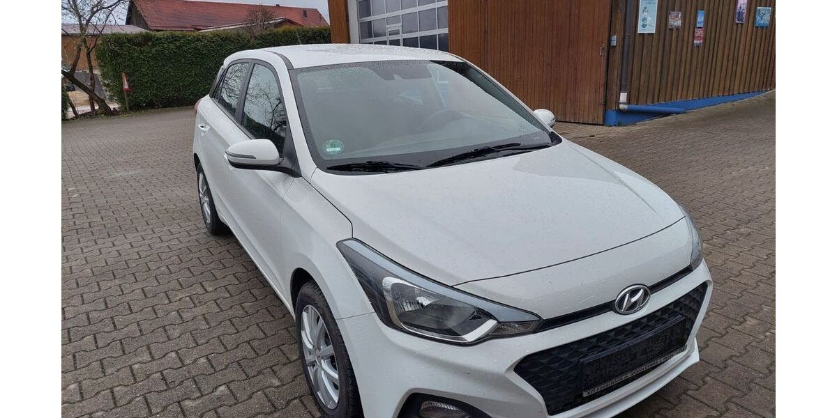 Hyundai i20 30.293 km 9.450 &euro; Mickhausen OT Grimoldsried 86866