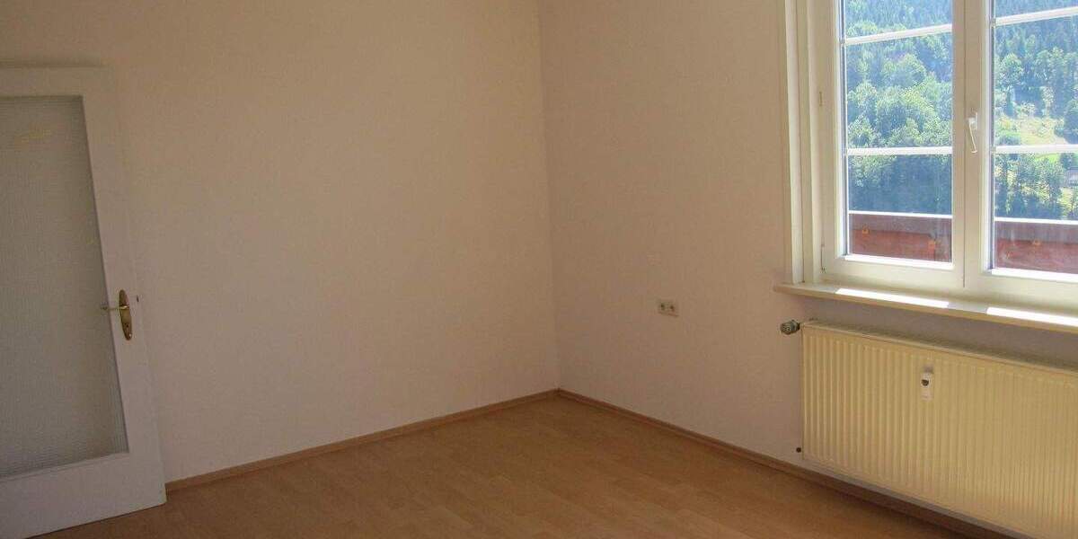 Etagenwohnung Schramberg - 3 Zimmer, 85 m&sup2;, 620&euro; | Angebot:26293066