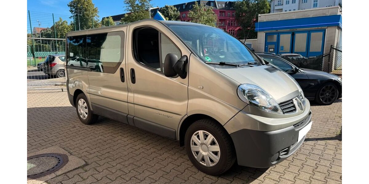 Renault Trafic 249.000 km 6.350 &euro; Berlin 12045