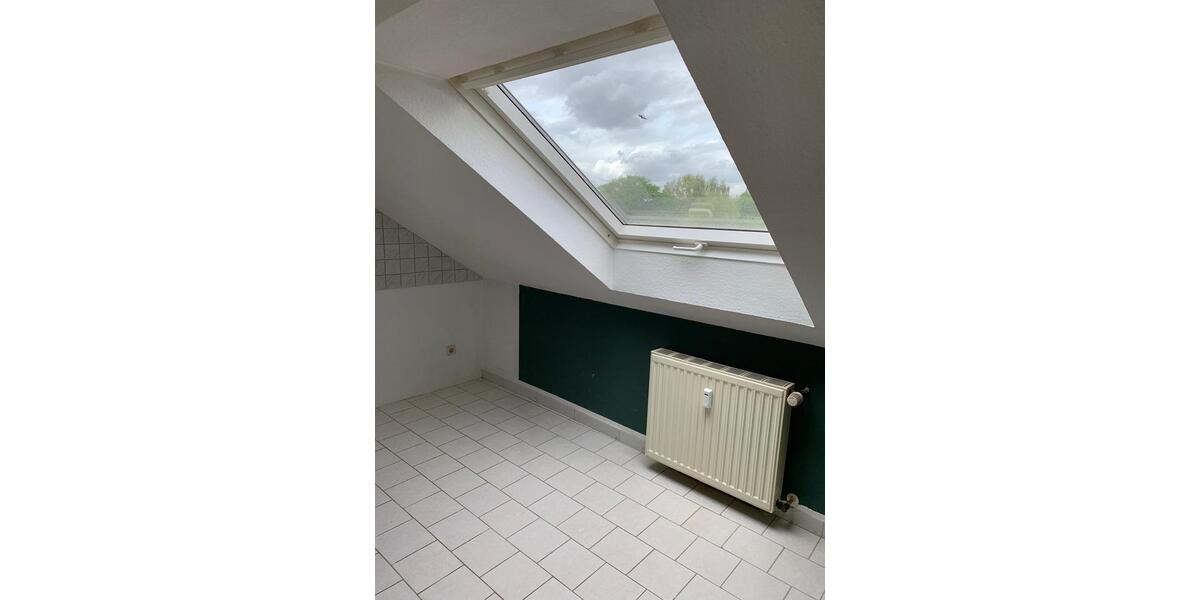 Dachgeschoßwohnung Tönisvorst - 2 Zimmer, 74 m&sup2;, 600&euro; | Angebot:26296368