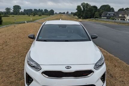 Kia pro ceed / ProCeed 127.000 km 15.499 &euro; Minden 32423