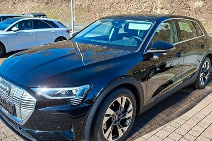 Audi e-tron 14.500 km 26.999 &euro; Waltrop 45731