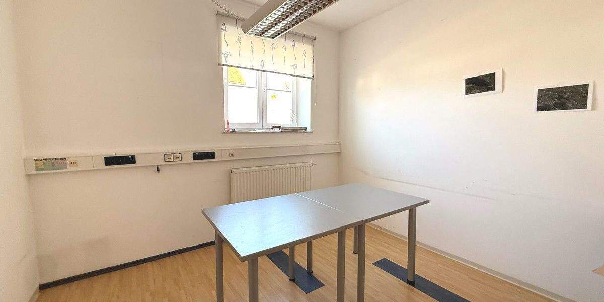 *** Büroräume mit Umbauoption zur 4-Zimmer-Wohnung *** 5 zimmer