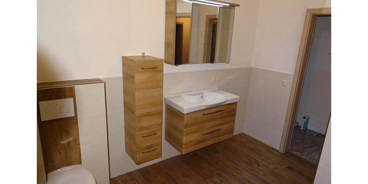 Etagenwohnung Schöfweg - 4 Zimmer, 130 m&sup2;, 900&euro; | Angebot:26063255
