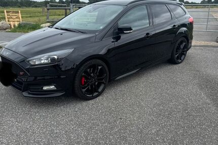 Ford Focus 114.000 km 15.900 &euro; Hamburg 22041