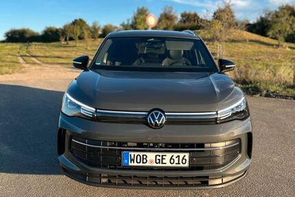 VW Tiguan 17.500 km 34.990 € Wolfsburg 38442