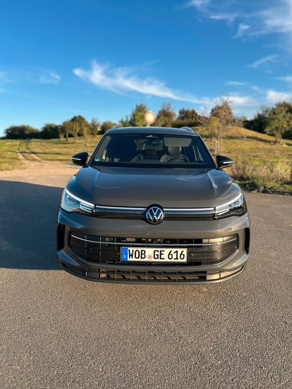 VW Tiguan 17.500 km 34.990 € Wolfsburg 38442