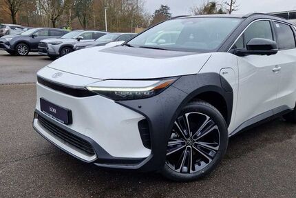 Toyota bZ4X 2.222 km 48.490 € Nürtingen 72622