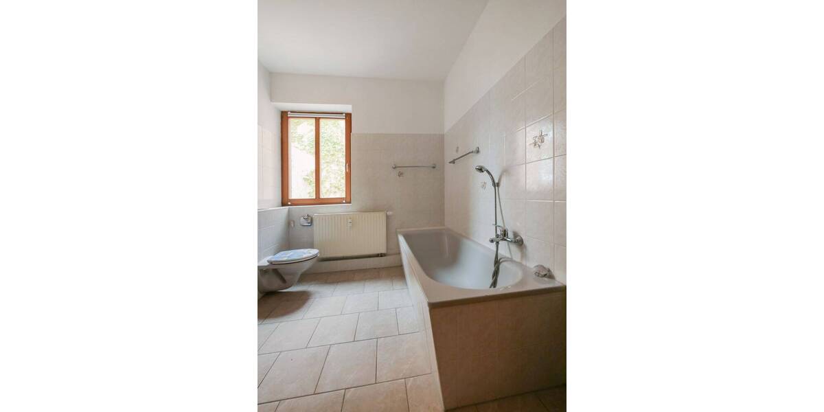 Etagenwohnung Neustadt - 5 Zimmer, 120 m&sup2;, 660&euro; | Angebot:26851154