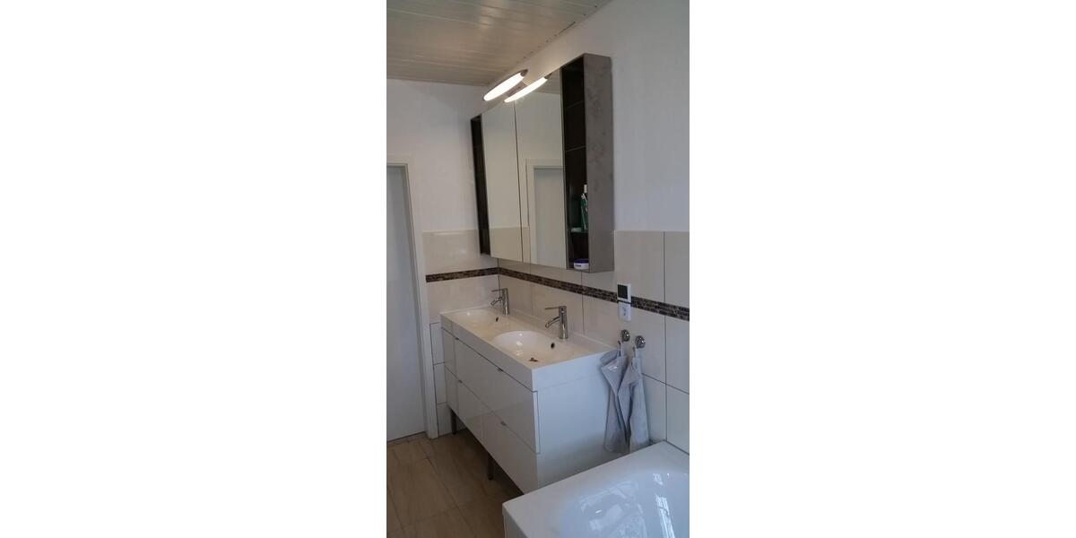 Erdgeschoßwohnung Wesendorf - 4 Zimmer, 116 m&sup2;, 1.350&euro; | Angebot:25338974