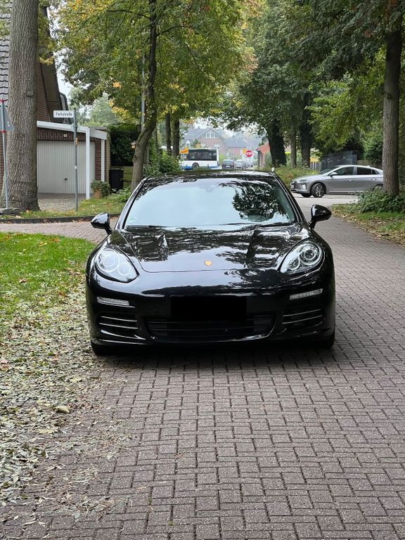 Porsche Panamera 56.480 km 43.900 € Oberhausen 45046