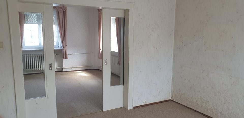 Einfamilienhaus Glauchau - 5 Zimmer, 140 m&sup2;, 180.000&euro; | Angebot:26061615