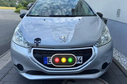 Peugeot 208 41.000 km 4.499 &euro; Limburg 65552