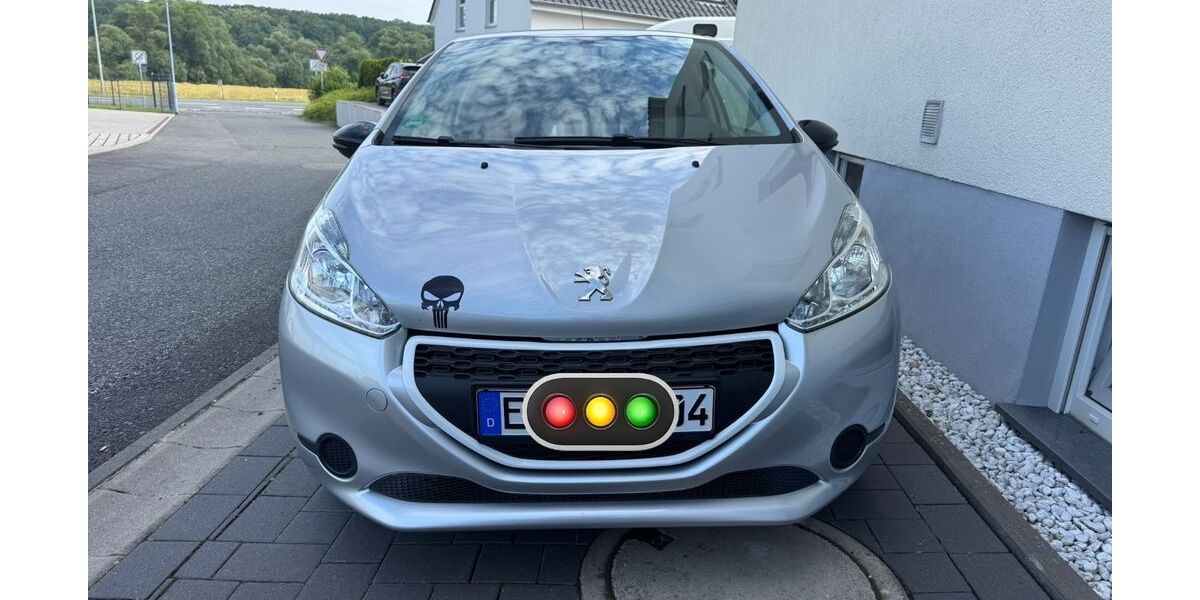 Peugeot 208 41.000 km 4.499 &euro; Limburg 65552