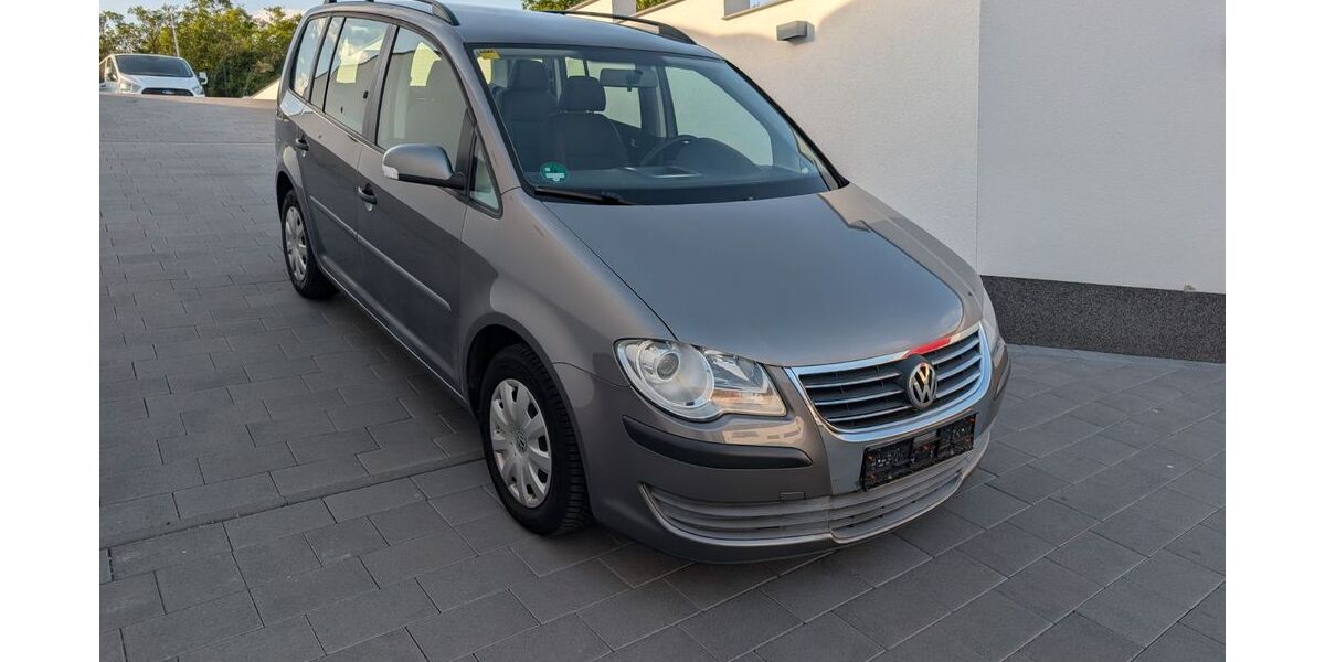 VW Touran 143.900 km 4.990 &euro; Eisenberg 67304
