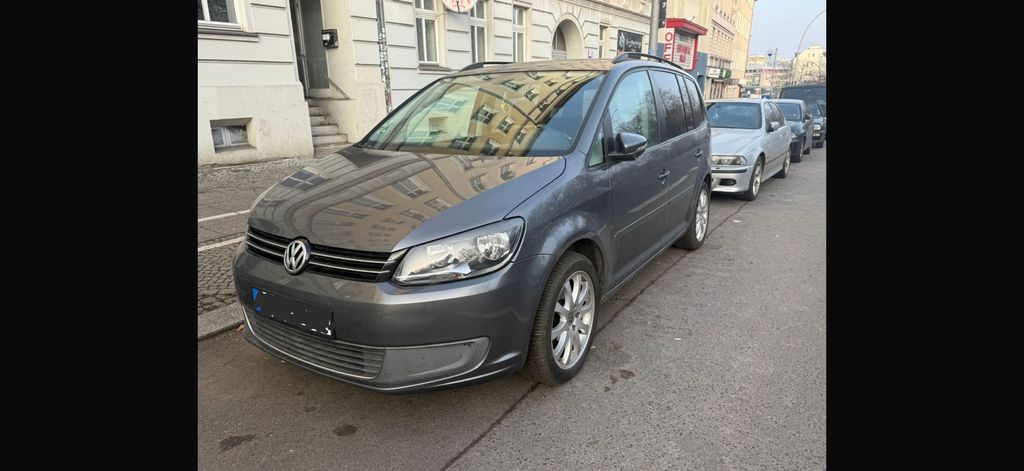 VW Touran 190.102 km 5.950 &euro; Berlin 12053