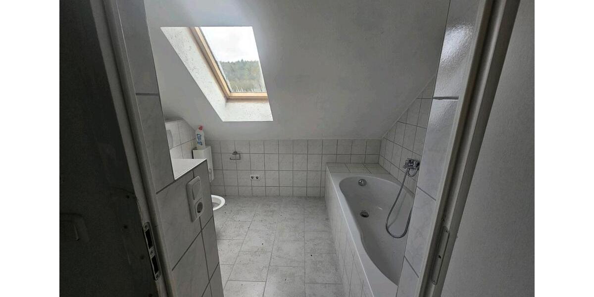 Etagenwohnung Bad Salzungen Tiefenort - 1 Zimmer, 166 m&sup2;, 135.000&euro; | Angebot:23757981