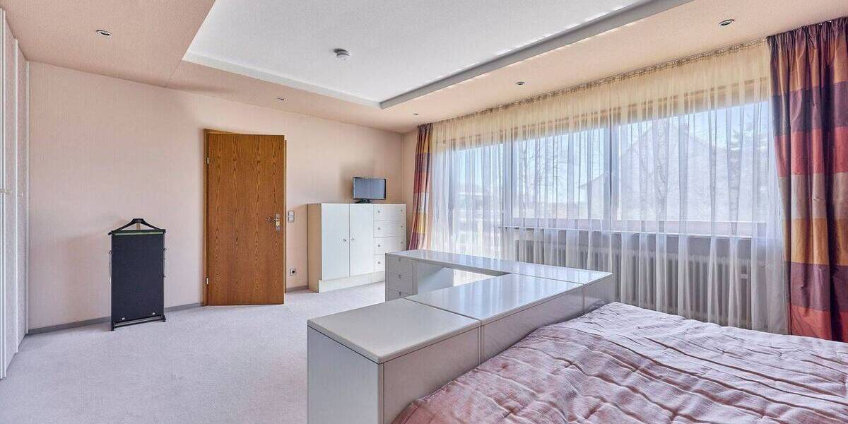 Einfamilienhaus Kaiserslautern Innenstadt - 6 Zimmer, 237 m&sup2;, 695.000&euro; | Angebot:26435800