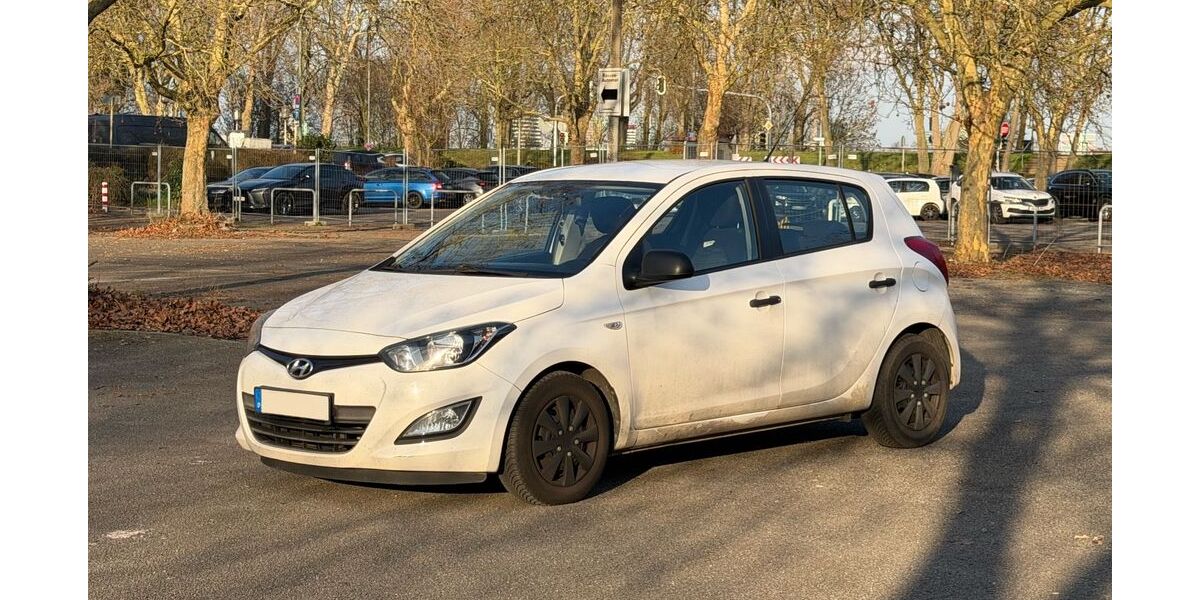 Hyundai i20 146.000 km 3.600 &euro; Neuss 41460