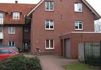 Zentrale Dachg.whg. m. Loggia, z.B. Ideal für 1-2 Personen im 2. Obergeschoss