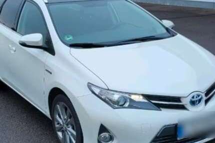 Toyota Auris 55.000 km 14.700 &euro; Borna 04552