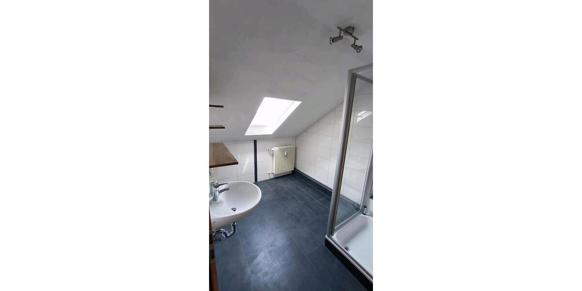 Dachgeschoßwohnung Burglauer - 3 Zimmer, 90 m&sup2;, 650&euro; | Angebot:26327217