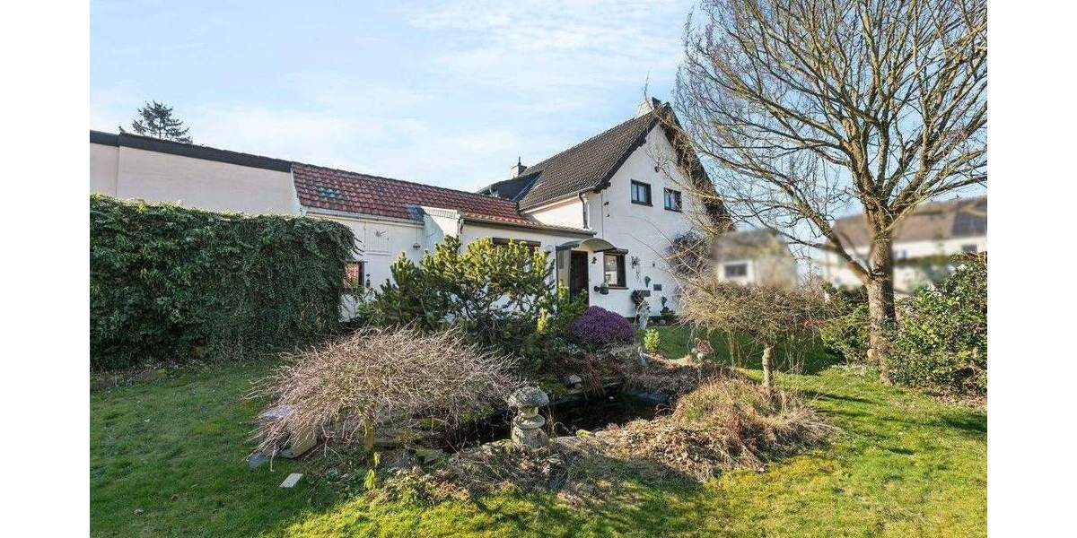 Freistehende und potentialreiche Doppelhaushälfte auf weitläufigem Grundstück (Süd-West-Ausrichtung) 3 zimmer