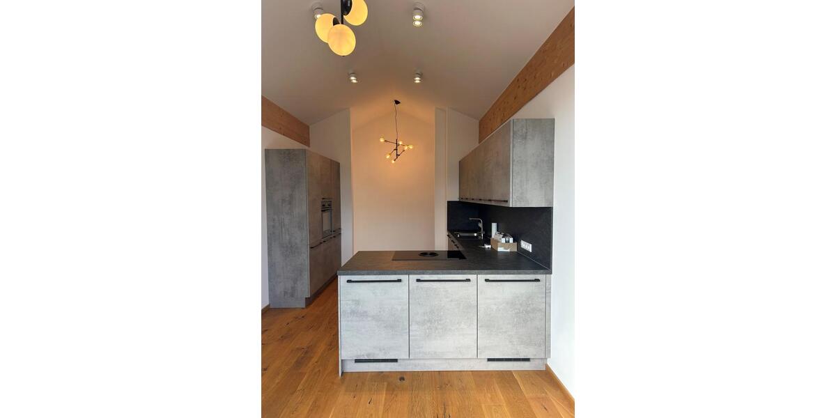 Dachgeschoßwohnung Rimsting - 4 Zimmer, 126 m&sup2;, 2.180&euro; | Angebot:25289066