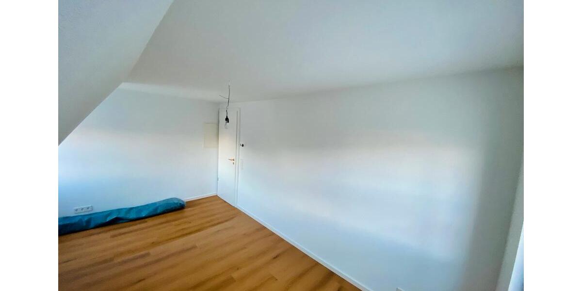 Dachgeschoßwohnung Kernen im Remstal - 3 Zimmer, 60 m&sup2;, 1.000&euro; | Angebot:24756203