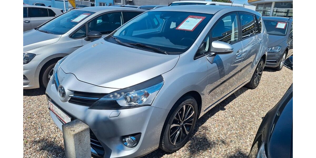 Toyota Verso 98.000 km 14.990 &euro; Rostock 18146