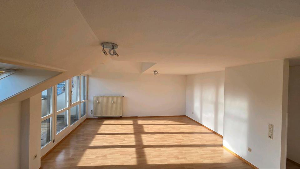 Helle 3,5 Zi Mietwohnung Laupheim DG inkl. Balkon + TG Stellplatz 3 zimmer