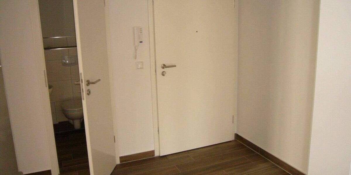 Etagenwohnung Stralsund Tribseer - 3 Zimmer, 90 m&sup2;, 1.170&euro; | Angebot:26885962
