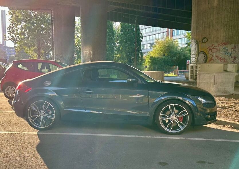 TT