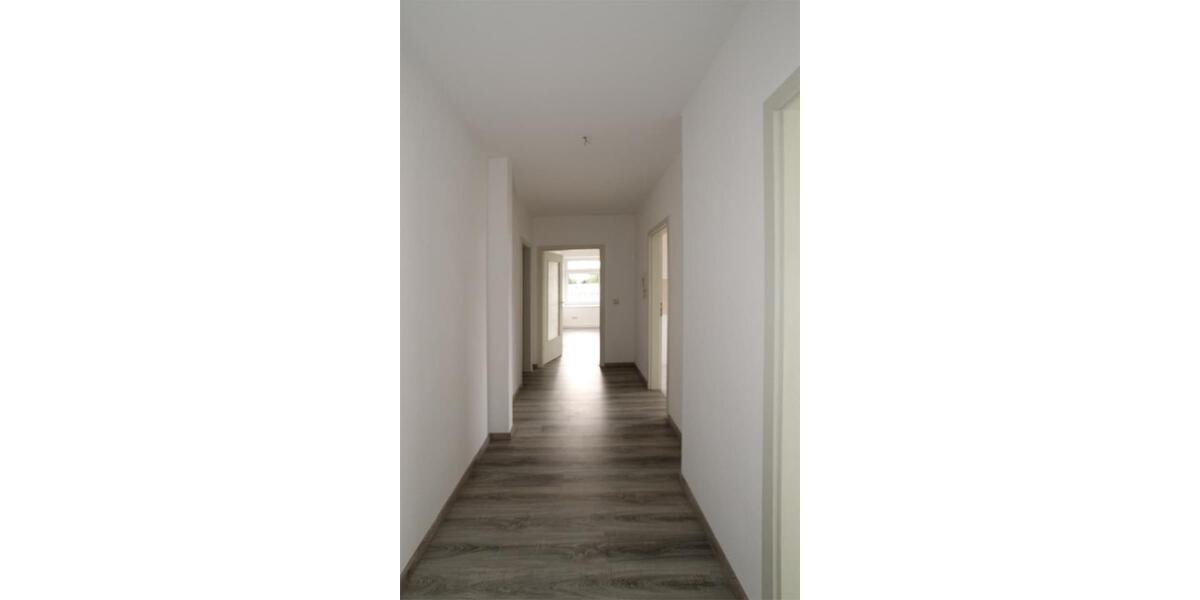 Etagenwohnung Zschopau - 2 Zimmer, 62 m&sup2;, 300&euro; | Angebot:26109536