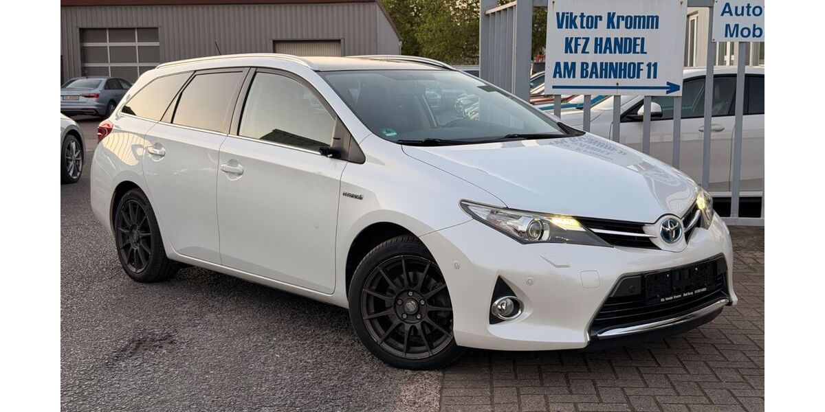Toyota Auris 141.000 km 10.800 &euro; Bad Iburg 49186