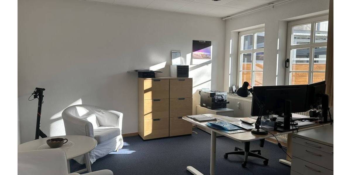 Gewerbeobjekt Eisenach - 3 Zimmer, 107 m&sup2;, 857&euro; | Angebot:26358742