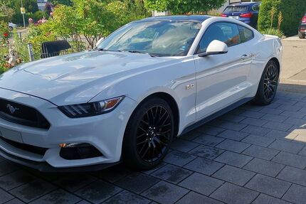 Ford Mustang 42.300 km 37.000 € Nersingen 89278