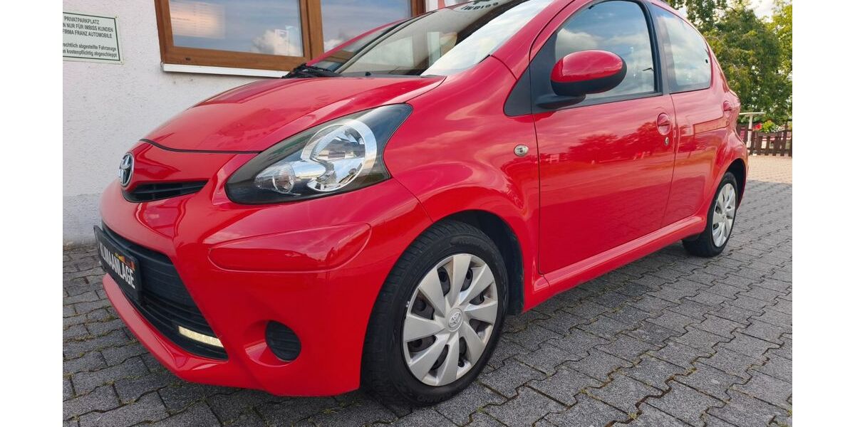 Toyota Aygo (X) 174.900 km 1.999 &euro; Nastätten 56355