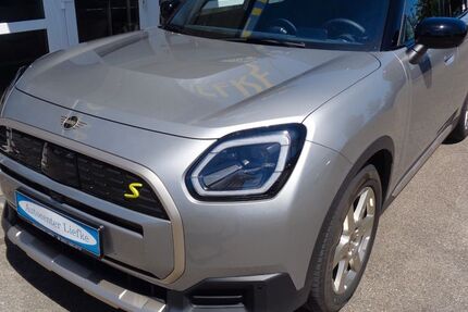 Mini Countryman SE (Cooper) 6.850 km 38.985 &euro; Augsburg 86179
