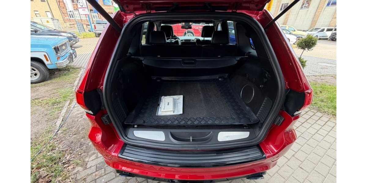 Jeep Grand Cherokee SRT 6,4 HEMI VOLLAUSSTATTUNG GRAIL 86.000 km 28.999 &euro; Rudolstadt 07407