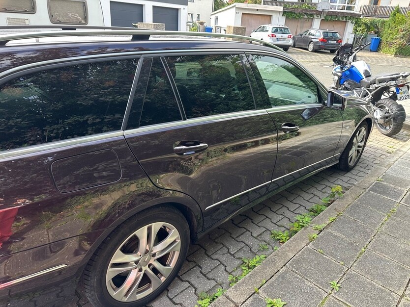 Mercedes-Benz E 300 255.000 km 8.500 € Nürnberg 90403